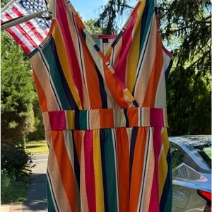 Summer dress with pockets. Bright fun happy hour dress. Size lg.